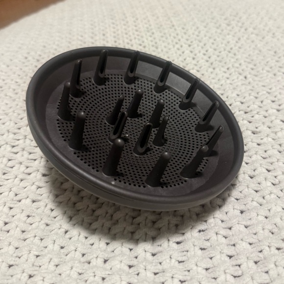 Dyson Diffuser Attachment - Picture 2 of 2